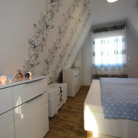 펜션 Kinderfreundliches Greetjehaus In *